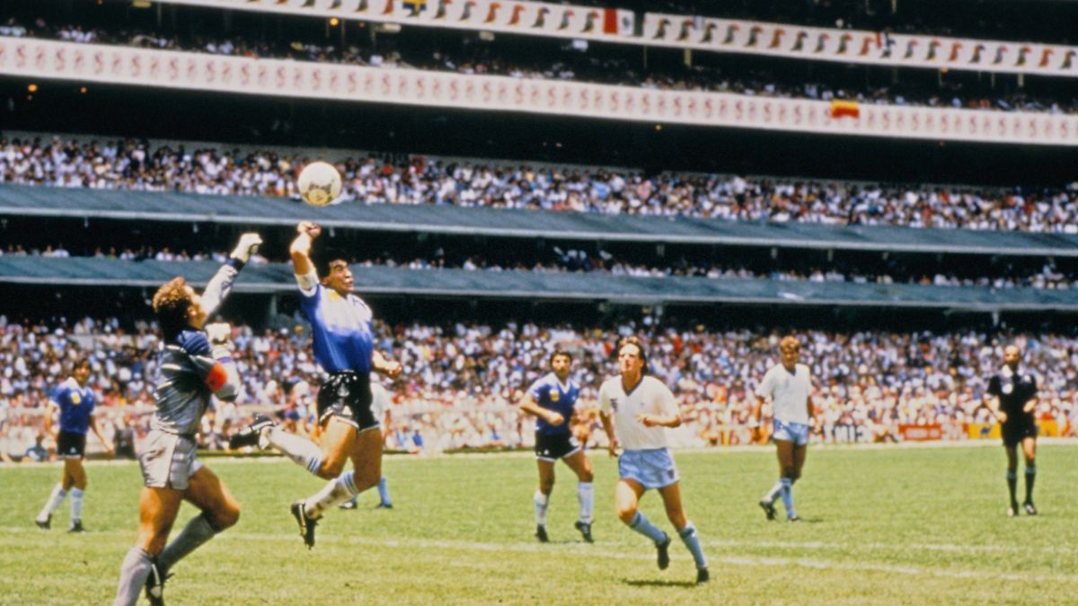 Photo: n-tv.de Maradona's 'Hand of God' World Cup Ball Sells for $3.35 Million