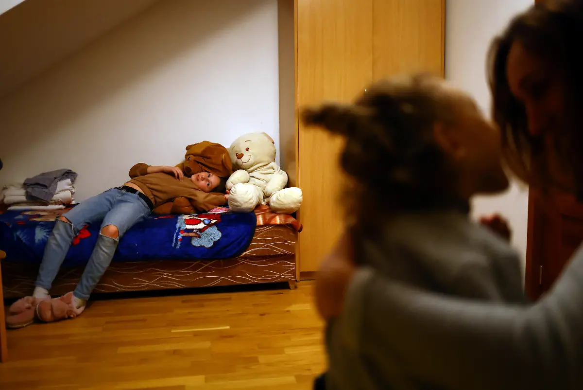 2022-04-04T131449Z-1724715137-RC2U7T9PTCVA-RTRMADP-3-UKRAINE-CRISIS-BORDER-POLAND-MONASTERY