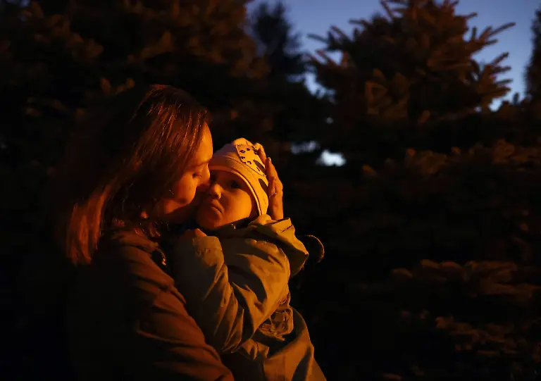 2022-04-04T131435Z-1259125047-RC2U7T9A6H1U-RTRMADP-3-UKRAINE-CRISIS-BORDER-POLAND-MONASTERY