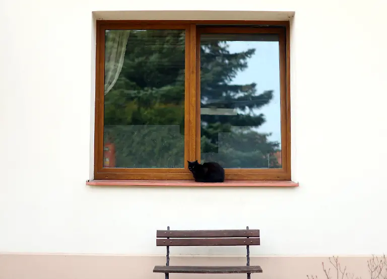 2022-04-04T131457Z-1168378716-RC20DT9DMTYN-RTRMADP-3-UKRAINE-CRISIS-BORDER-POLAND-MONASTERY