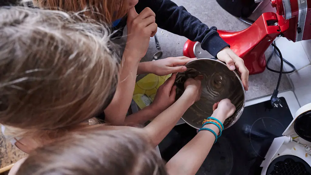 f6b546d76e61bc08ed1100a395a84eb9