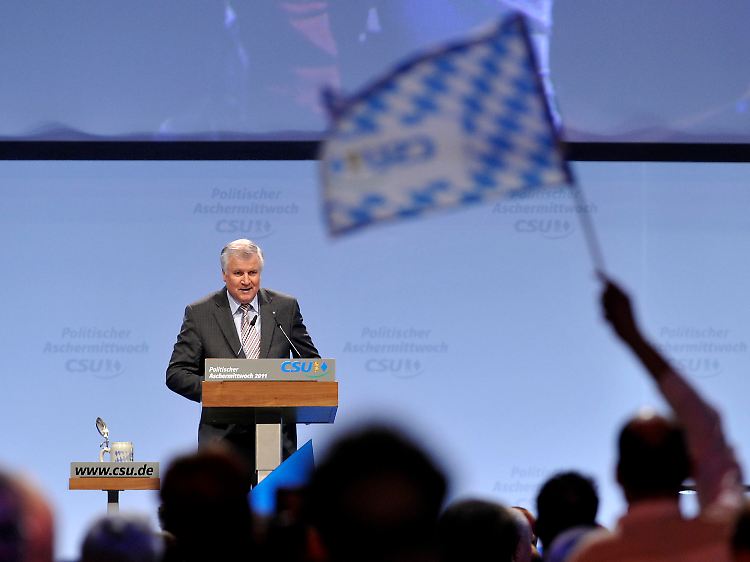 Seehofer will auch mit Merkel freundschaftlich reden.