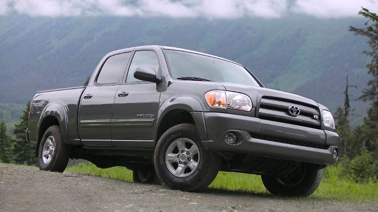 Kinder müssen beim Pickup Toyota Tundra in die zweite Reihe.