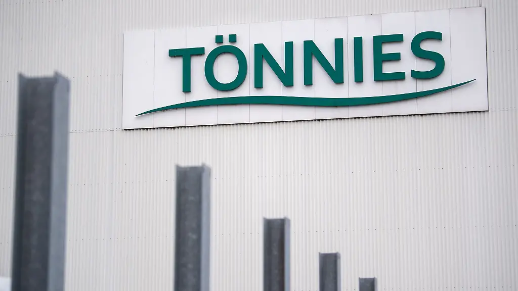 Das-Logo-von-dem-Fleischverarbeiter-und-Schlachtkonzern-Toennies