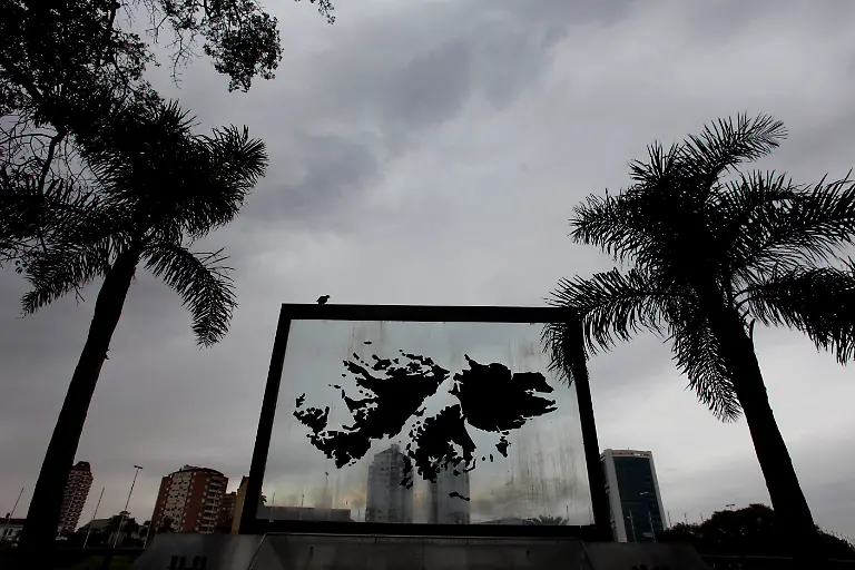 2017-03-17T120000Z-1855471359-RC17148442A0-RTRMADP-3-ARGENTINA-BRITAIN-FALKLANDS