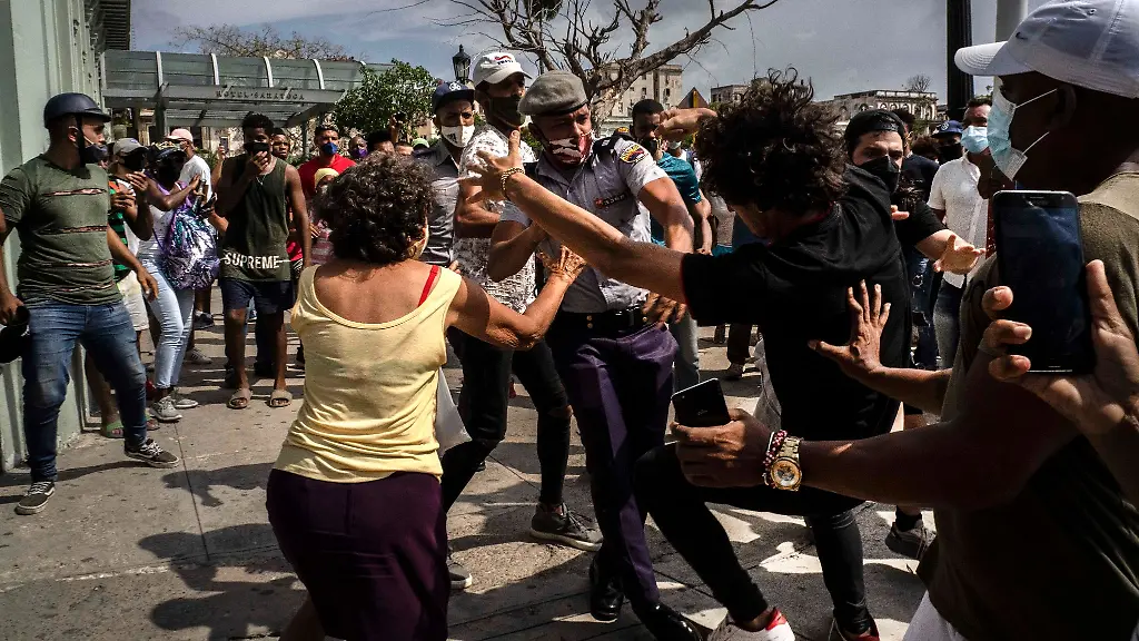 Nach-den-Protesten-vom-11-Juli-wurden-viele-Kubaner-inhaftiert-die-EU-fordert-ihre-Freilassung