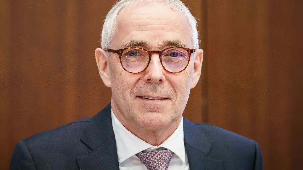 Der-Praesident-des-Deutschen-Industrie-und-Handelskammertags-DIHK-Peter-Adrian-rechnet-im-Falle-eines-Gaslieferstopps-Russlands-auch-mit-hoeheren-Strompreisen