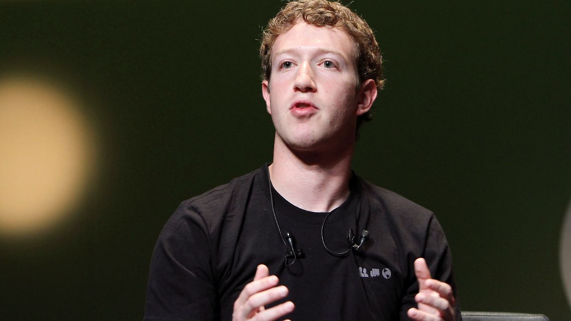 2011-03-10T001104Z_01_SIN617_RTRMDNP_3_BILLIONAIRES-FACEBOOK.JPG5487139604524296236.jpg