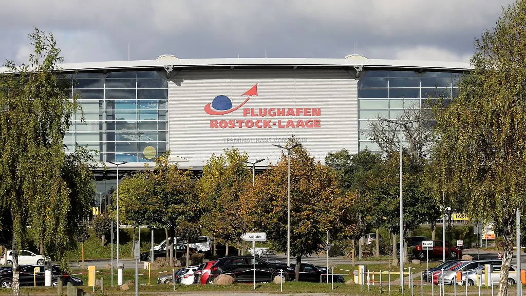 Der-Flughafen-Rostock-Laage