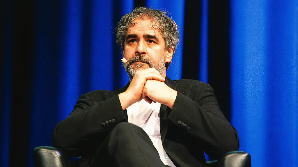 Nach-den-Todesdrohungen-hat-Yuecels-Verlag-zusaetzliche-Sicherheitsmassnahmen-fuer-ihn-veranlasst