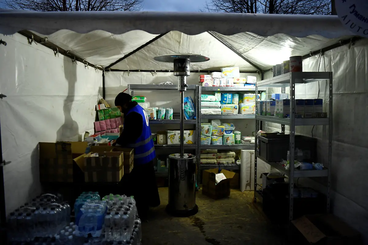 2022-03-13T000000Z-1576563875-RC2U1T9VF7LG-RTRMADP-3-UKRAINE-CRISIS-ROMANIA-MONASTERY