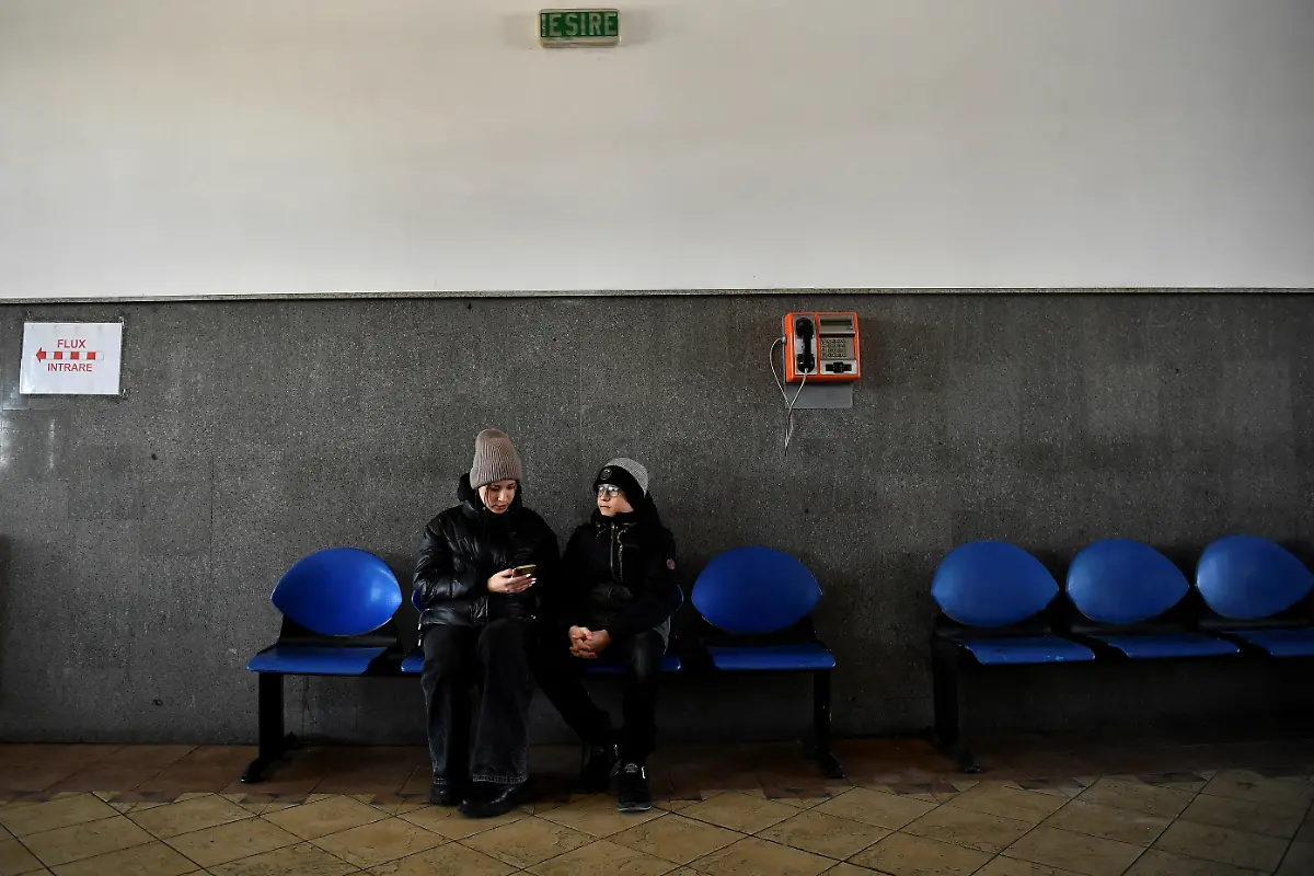 2022-03-09T000000Z-1970299622-RC21ZS93XT8J-RTRMADP-3-UKRAINE-CRISIS-ROMANIA-MONASTERY