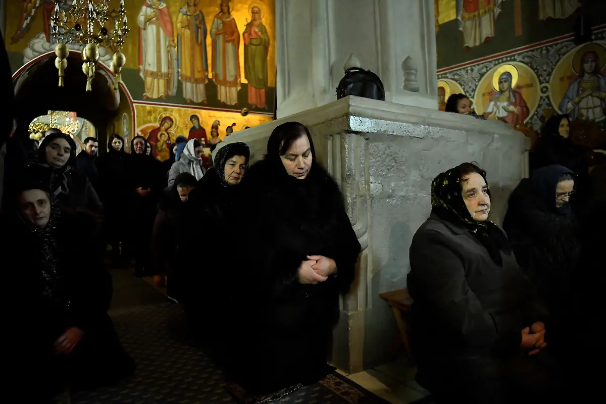 2022-03-08T000000Z-1790848369-RC2FYS9YYACY-RTRMADP-3-UKRAINE-CRISIS-ROMANIA-MONASTERY