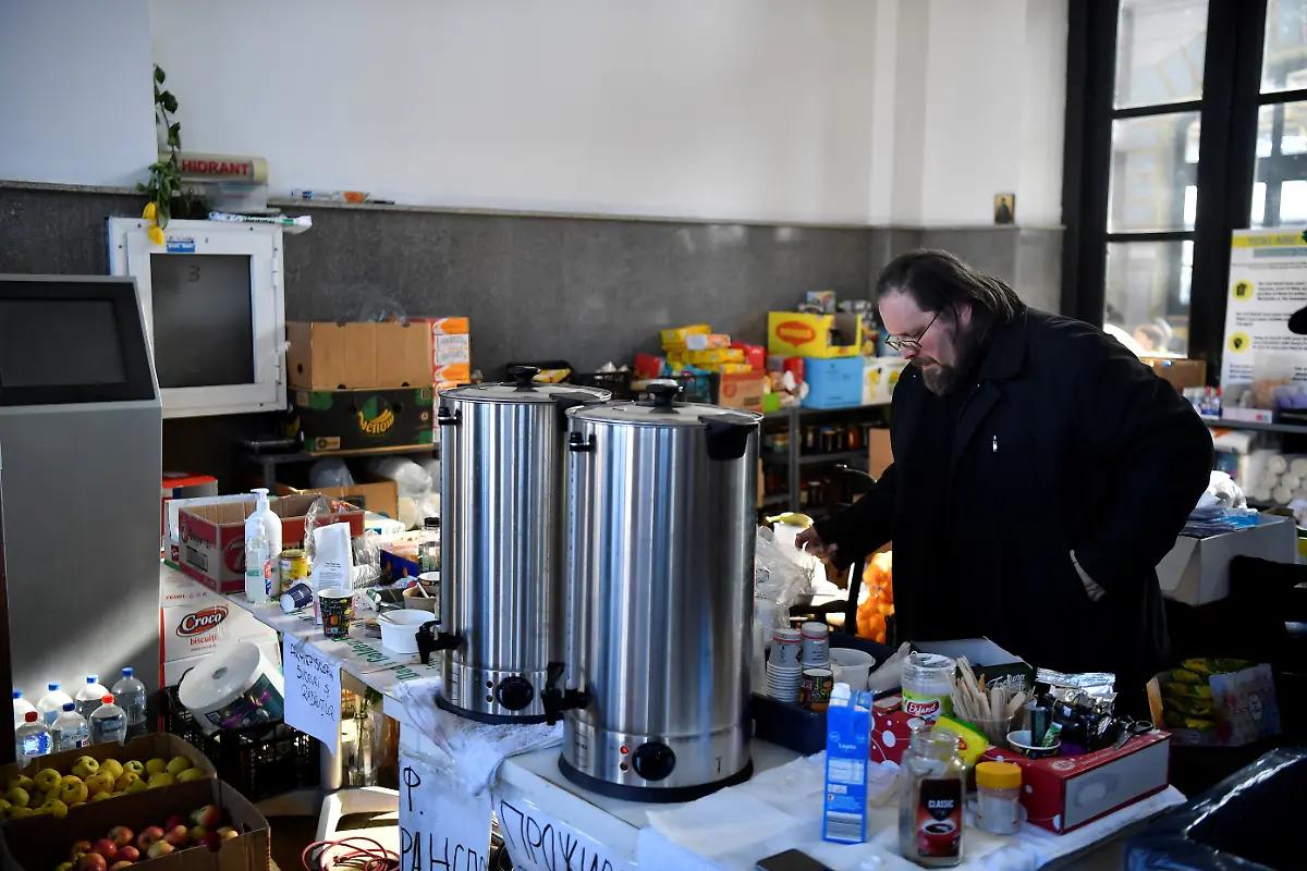 2022-03-16T140241Z-1206687820-RC22ZS9EJF5Z-RTRMADP-3-UKRAINE-CRISIS-ROMANIA-MONASTERY