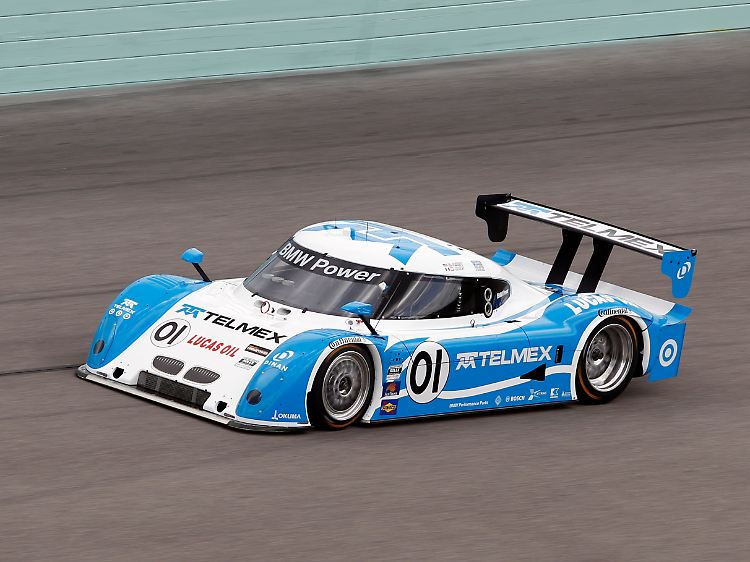 Mit Vollgas in das große Rennen: Am Steuer des Daytona Prototype BMW/Riley sitzt hier der mexikanische Rennfahrer Memo Rojas.