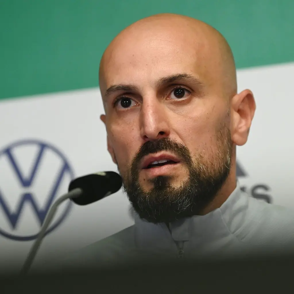 Muss-seinen-Kader-kraeftig-umbauen-U21-Trainer-Antonio-Di-Salvo