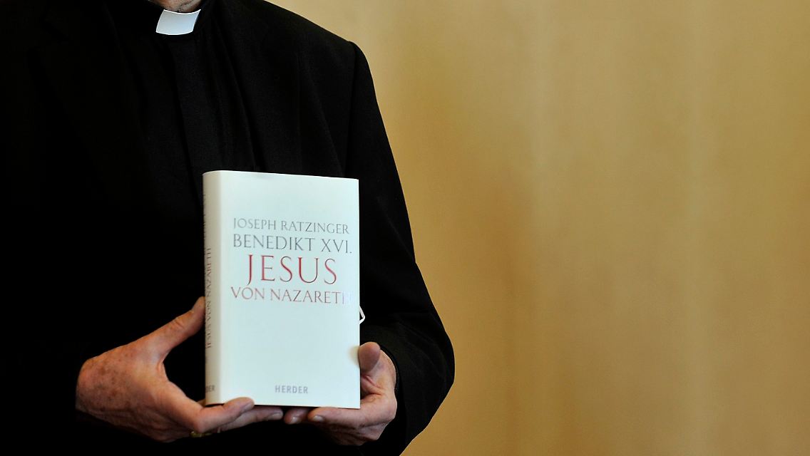 Das zweite Buch von Papst Benedikt XVI über "Jesus von Nazareth" erscheint in acht Sprachen.