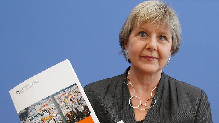 Birthler stellt ihren zehnten und letzten Bericht vor.