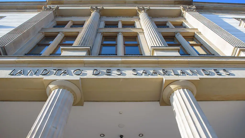 Eine-Aussenansicht-des-Saarlaendischen-Landtags