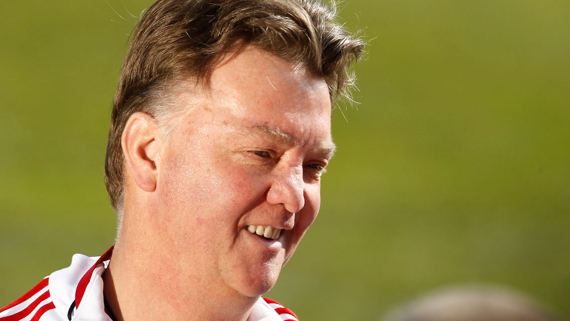 "Weil es keinen Klub gibt, wo ein Trainer so viel Unterstützung und Verständnis, so viel Wärme und Backup kriegt": Louis van Gaal.
