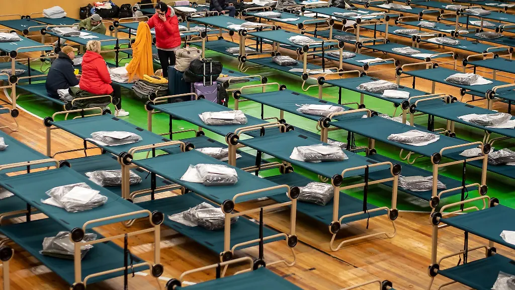 Ukrainische-Fluechtlinge-in-einer-Notunterkunft-in-Magdeburg