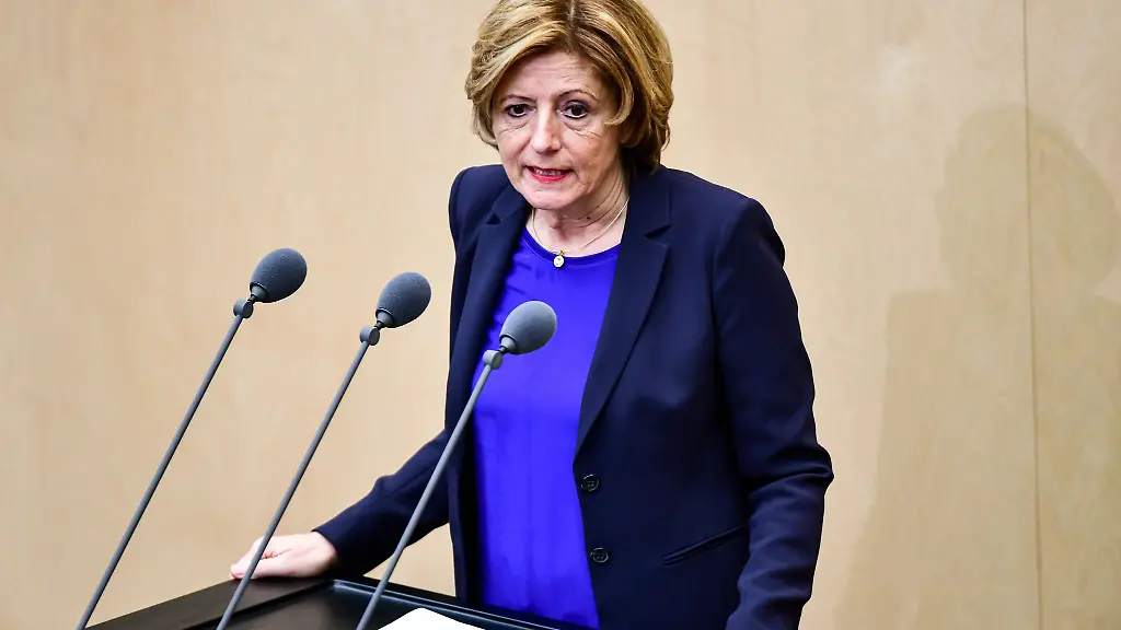 Malu-Dreyer-SPD-Ministerpraesidentin-von-Rheinland-Pfalz-spricht