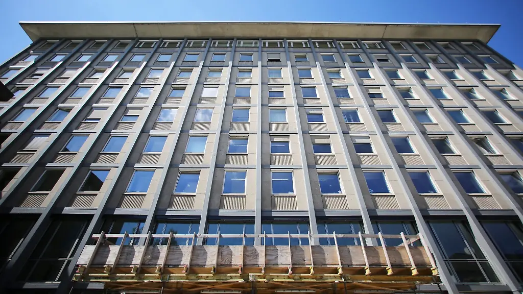 Die-Fassade-des-Landgerichts-in-der-Koblenzer-Innenstadt