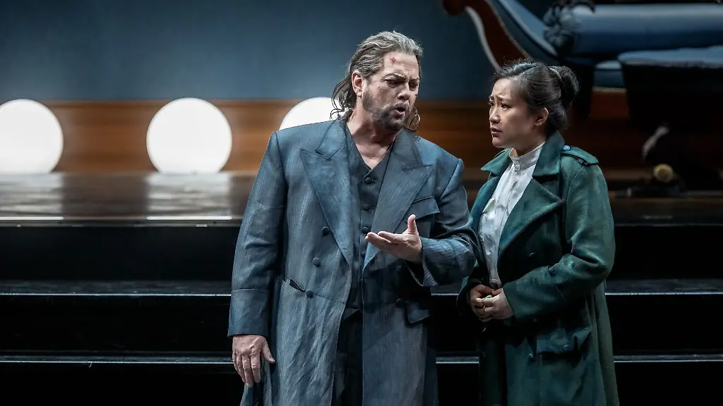 Die-Saenger-Gregory-Kunde-als-Calaf-und-Guanqun-Yu-als-Liu-spielen-auf-der-Fotoprobe