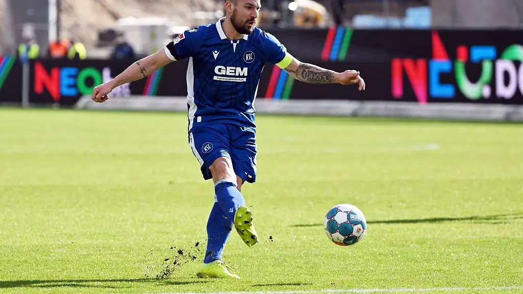 Der-Karlsruher-Jerome-Gondorf-in-Aktion