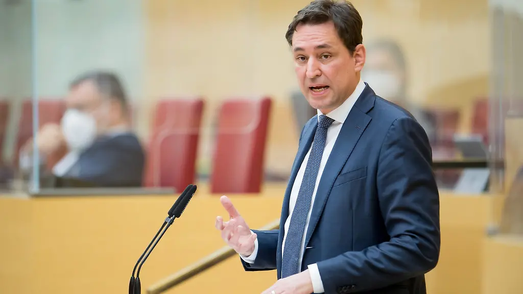 Bayrischer-Justizminister-Georg-Eisenreich-CSU