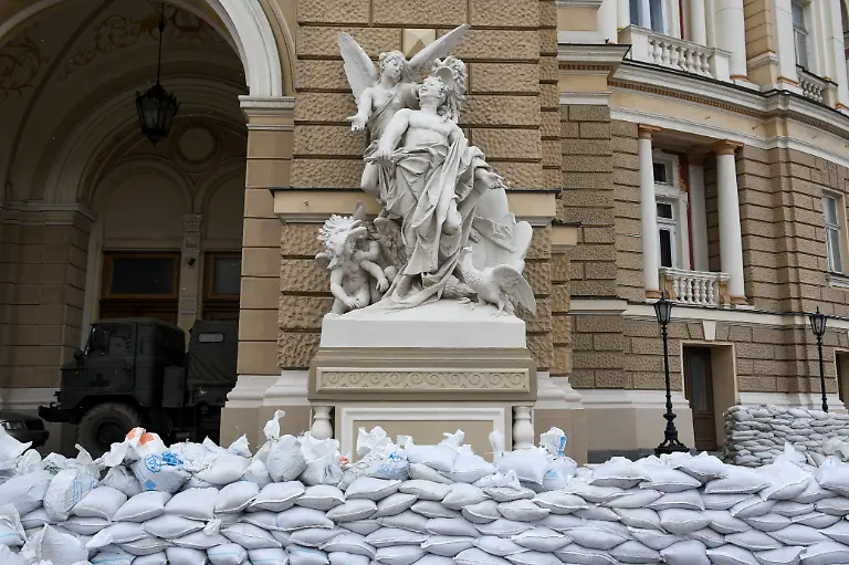 2022-03-10T164145Z-1756461080-RC2OZS97XSHW-RTRMADP-3-UKRAINE-CRISIS-ODESSA