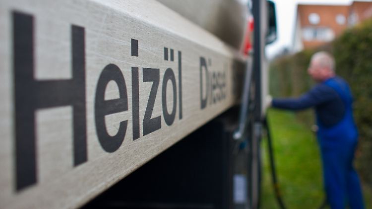 Diesel verteuerte sich im Februar im Vergleich zum Vorjahresmonat um 20,4 und Superbenzin um 9,2 Prozent.