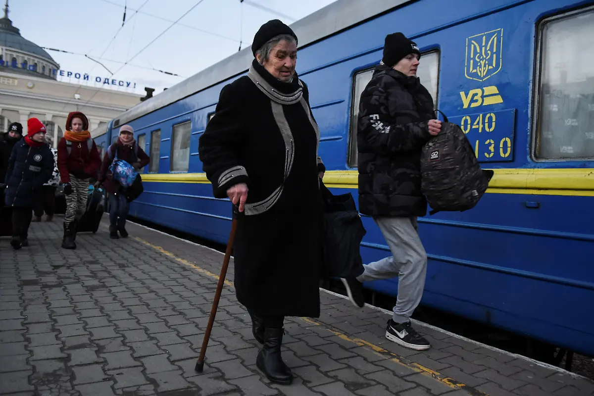 2022-03-09T170338Z-1543992158-RC25ZS9FB2II-RTRMADP-3-UKRAINE-CRISIS-ODESSA