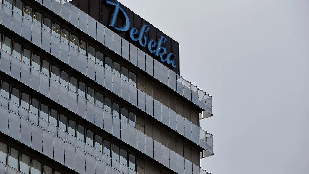 Das-Gebaeude-der-Hauptverwaltung-des-Versicherungsunternehmens-Debeka