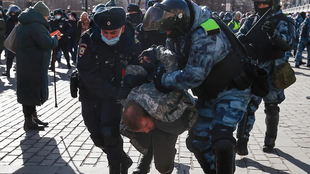 Am-Wochenende-hat-es-in-mehr-als-60-russischen-Staedten-Proteste-gegen-den-Angriffskrieg-auf-die-Ukraine-gegeben