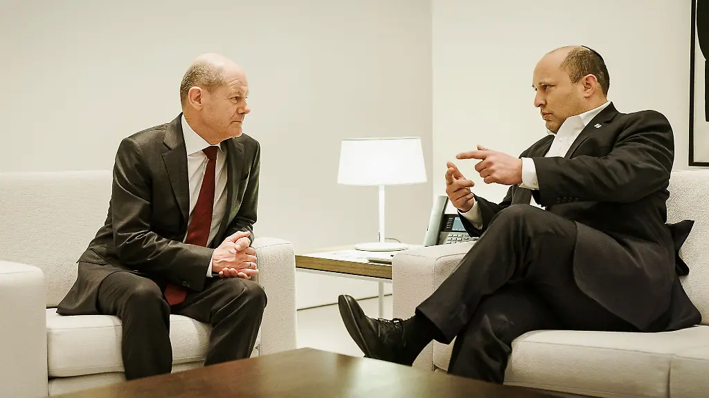 Gemeinsames-Ziel-von-Kanzler-Olaf-Scholz-und-Israles-Premier-Naftali-Bennett-ein-moeglichst-schnelles-Kriegsende-in-der-Ukraine