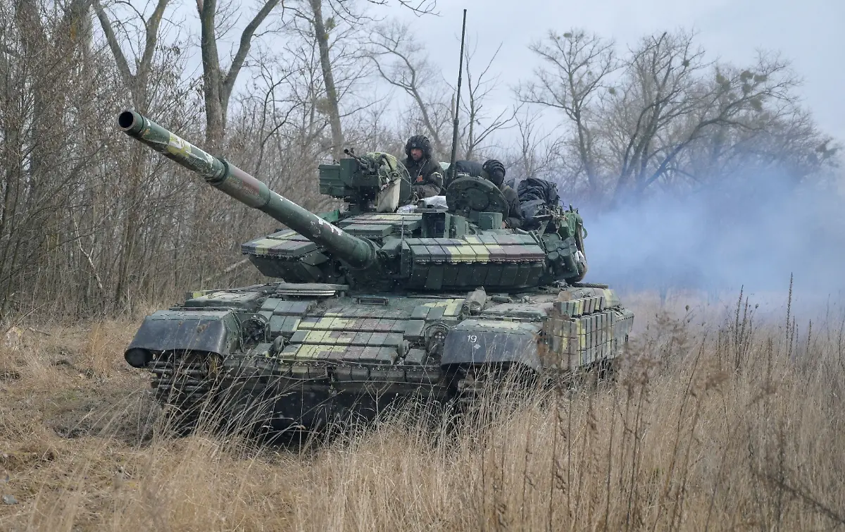 2022-03-04T142216Z-1379595337-RC2LVS9286SL-RTRMADP-3-UKRAINE-CRISIS-ZHYTOMYR