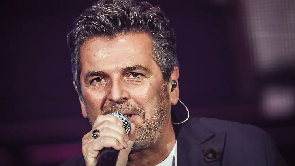 Thomas-Anders-singt-waehrend-eines-Auftritts
