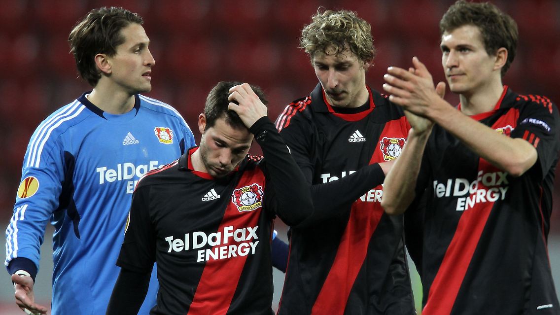 Nach der Niederlage: Leverkusens Torwart René Adler, Gonzalo Castro, Stefan Kiessling und Daniel Schwaab.