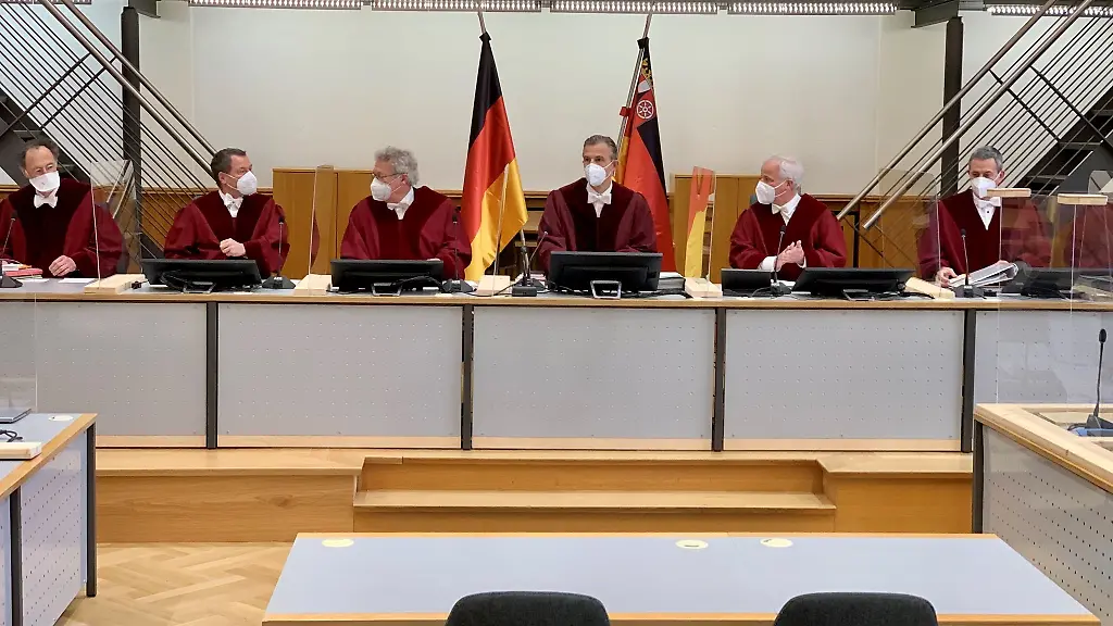 Vor-dem-Verfassungsgerichtshof-in-Koblenz-wird-ueber-das-Corona-Sondervermoegen-verhandelt