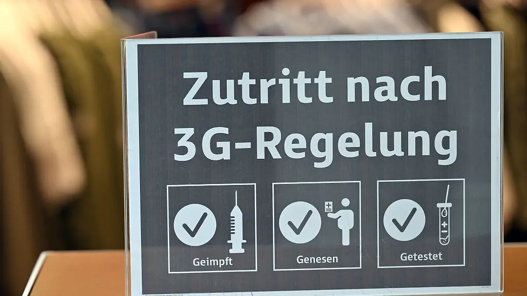 Zutritt-nach-3G-Regelung-steht-auf-einem-Schild