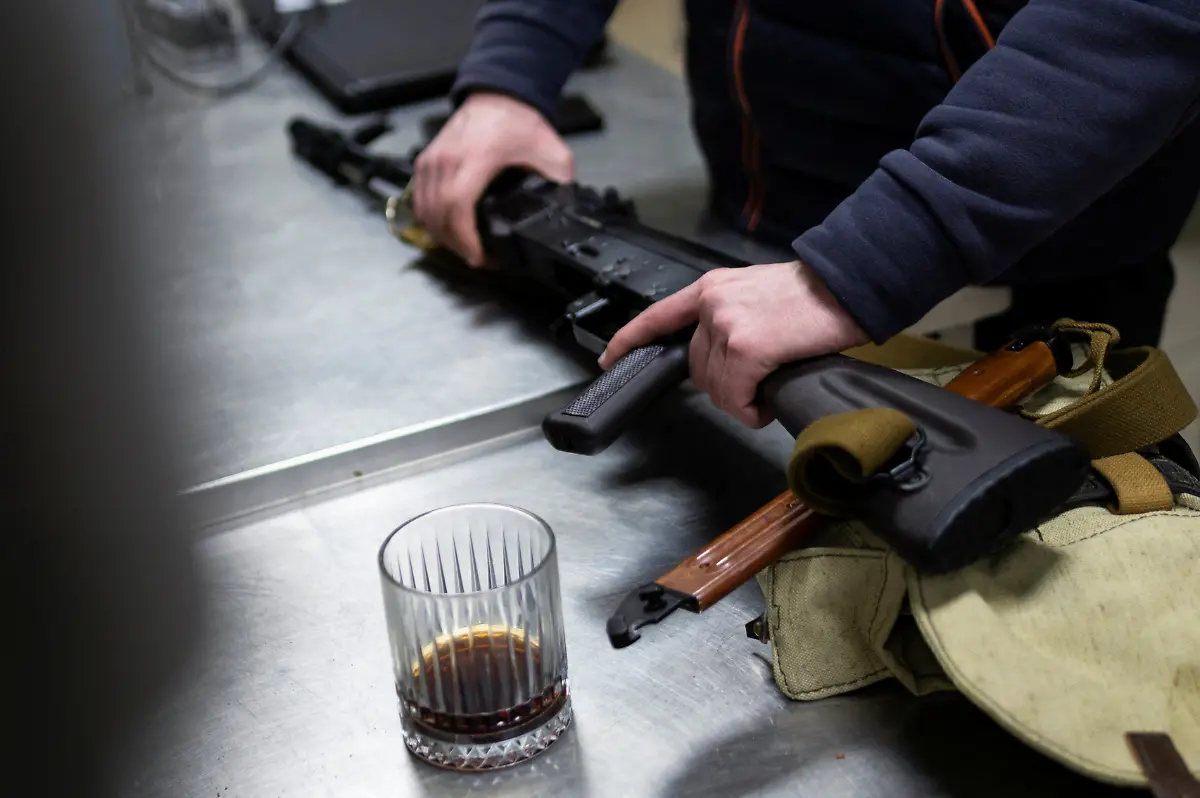 2022-02-28T213342Z-616301902-RC2MSS9WHK8B-RTRMADP-3-UKRAINE-CRISIS-ZHYTOMYR