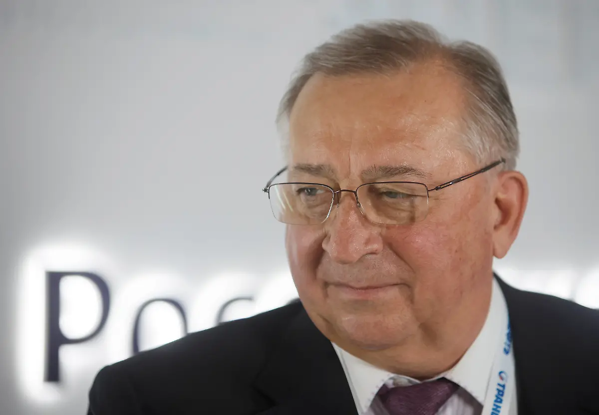 2021-10-13T161703Z-868826843-RC229Q9W2PBH-RTRMADP-3-RUSSIA-ENERGY