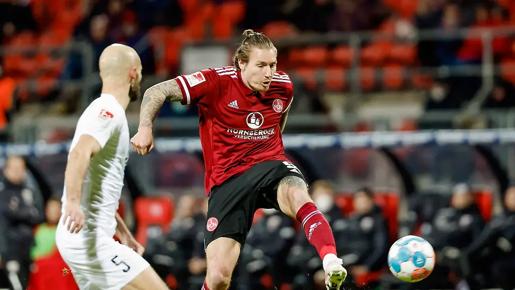 Der-Nuernberger-Manuel-Schaeffler-r-in-Aktion