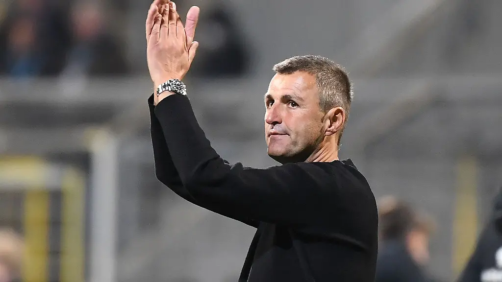 1860-Trainer-Michael-Koellner-jubelt