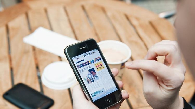Smartphone und Social Media sind für viele im Urlaub nicht mehr wegzudenken.