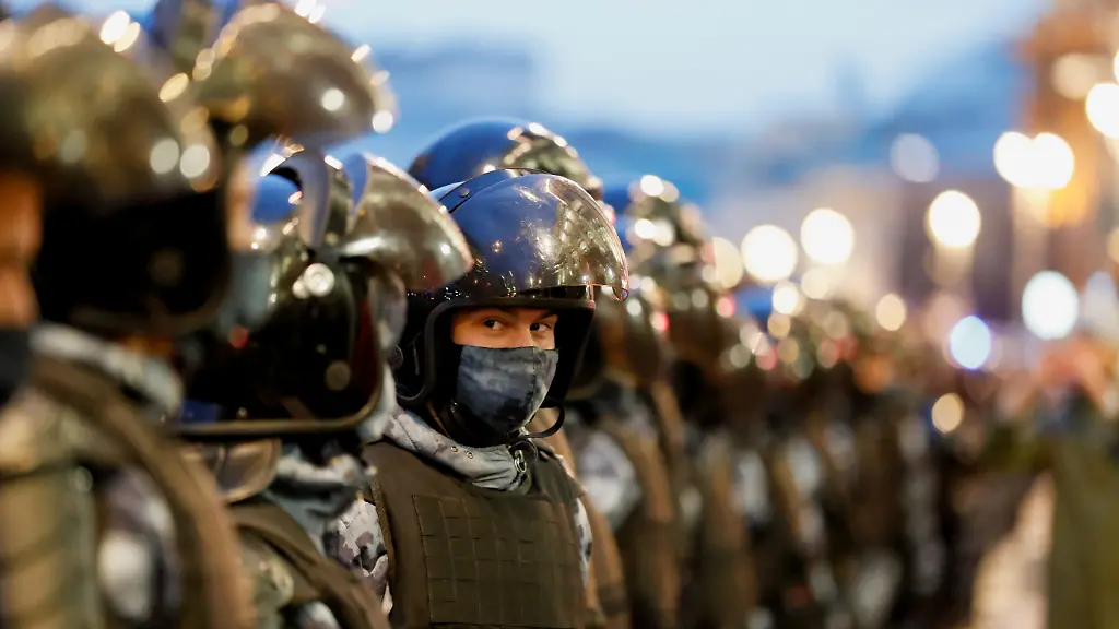 2021-04-21T170946Z-815087462-RC2H0N9IG3RV-RTRMADP-3-RUSSIA-POLITICS-NAVALNY-PROTESTS