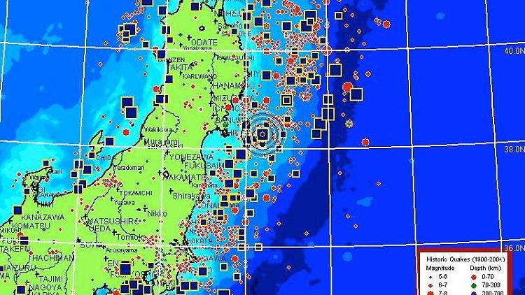 Weil in Tokio nach dem Erdbeben das Telefon- und Handynetz zusammenbrach, aber das Internet noch lief, nutzten viele Menschen Twitter.