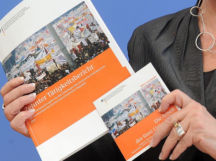 Birthler legte am 10.3.11 im Rahmen einer Pressekonferenz noch den 10. Tätigkeitsberichts der Stasi-Unterlagen-Behörde vor.