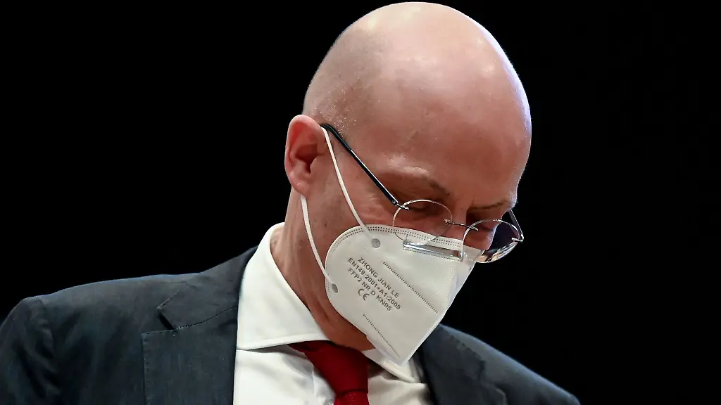 Bernd-Wiegand-parteilos-Oberbuergermeister-der-Stadt-Halle-Salle